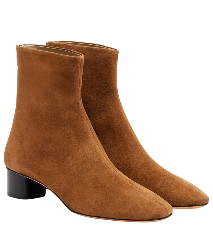 Photo: Le Monde Béryl Carole suede ankle boots