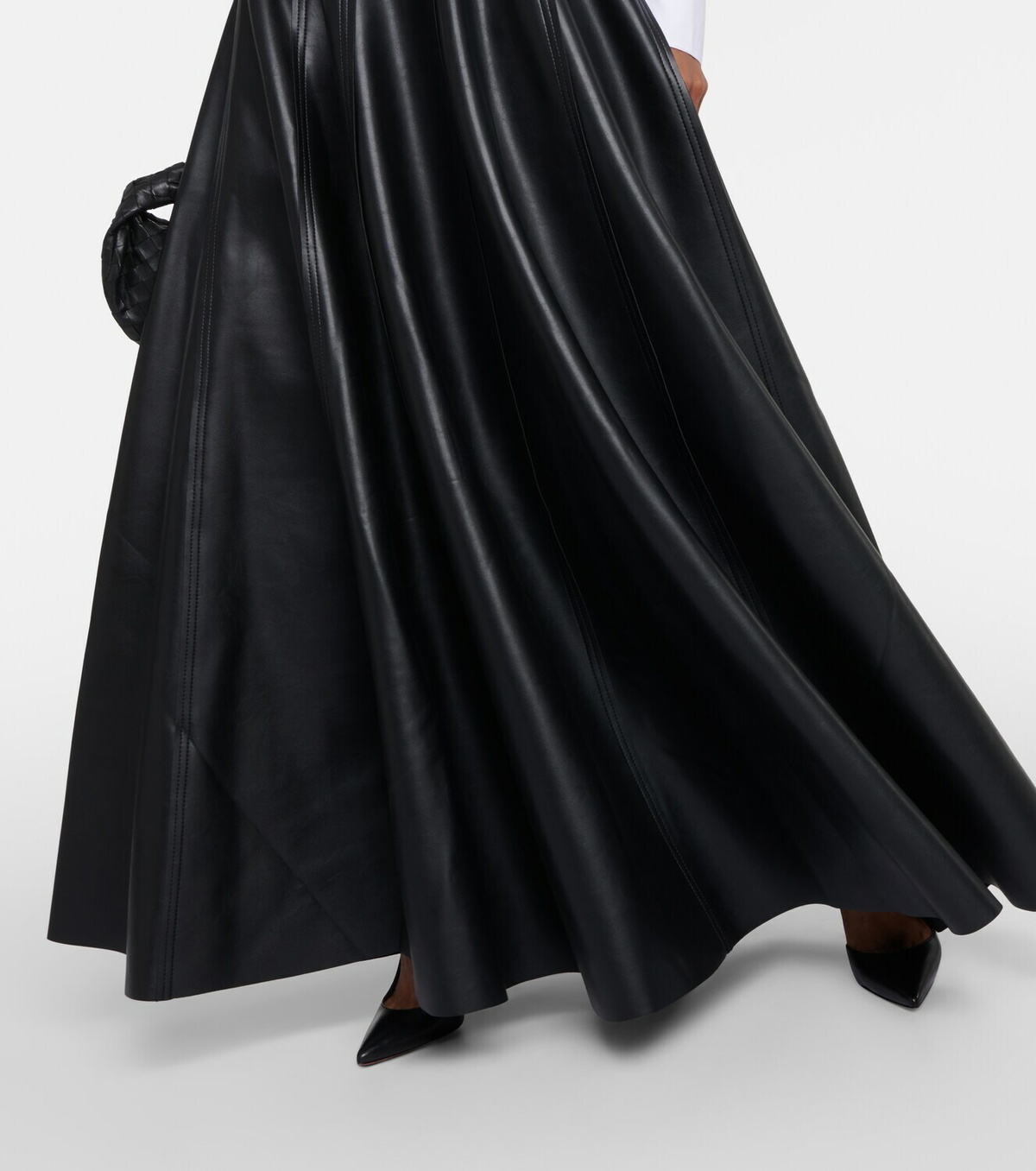 【Norma Kamali】 Jean fauxレザー maxiスカート Grace flared faux leather maxi skirt in black - Norma Kamali