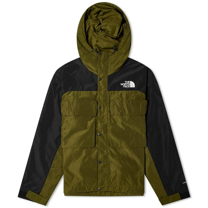 Photo: The North Face Men's Tustin Cargo Pocket Jacket in Forest Olive