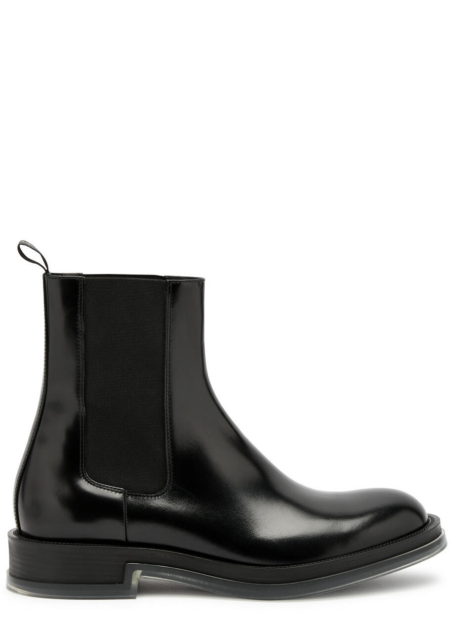 Alexander McQueen Men's Tread Chelsea Boot in Black