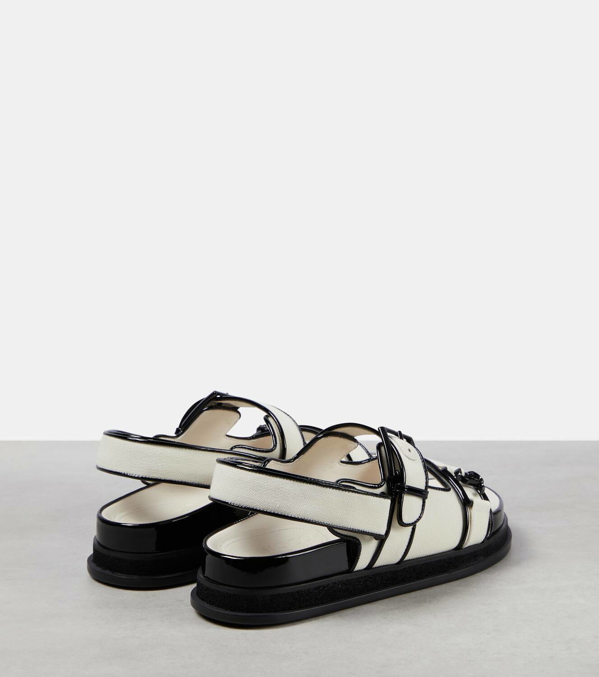 JIMMY CHOO Elyn Flat カーフレザー・フラットサンダル Elyn Flat | Black Calf Leather Flat Sandals | JIMMY CHOO