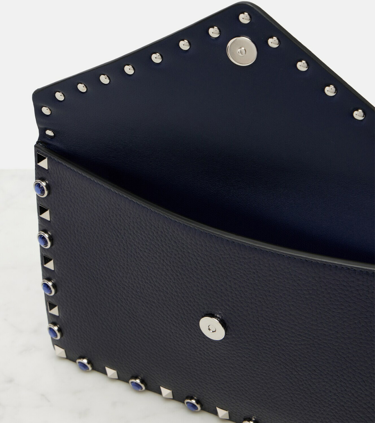 Valentino Garavani Rockstud Medium leather pouch