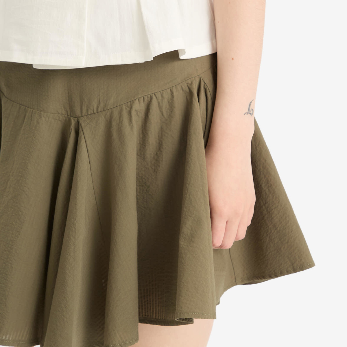 Peachy Den Women's Dylan Mini Skirt in Leaf