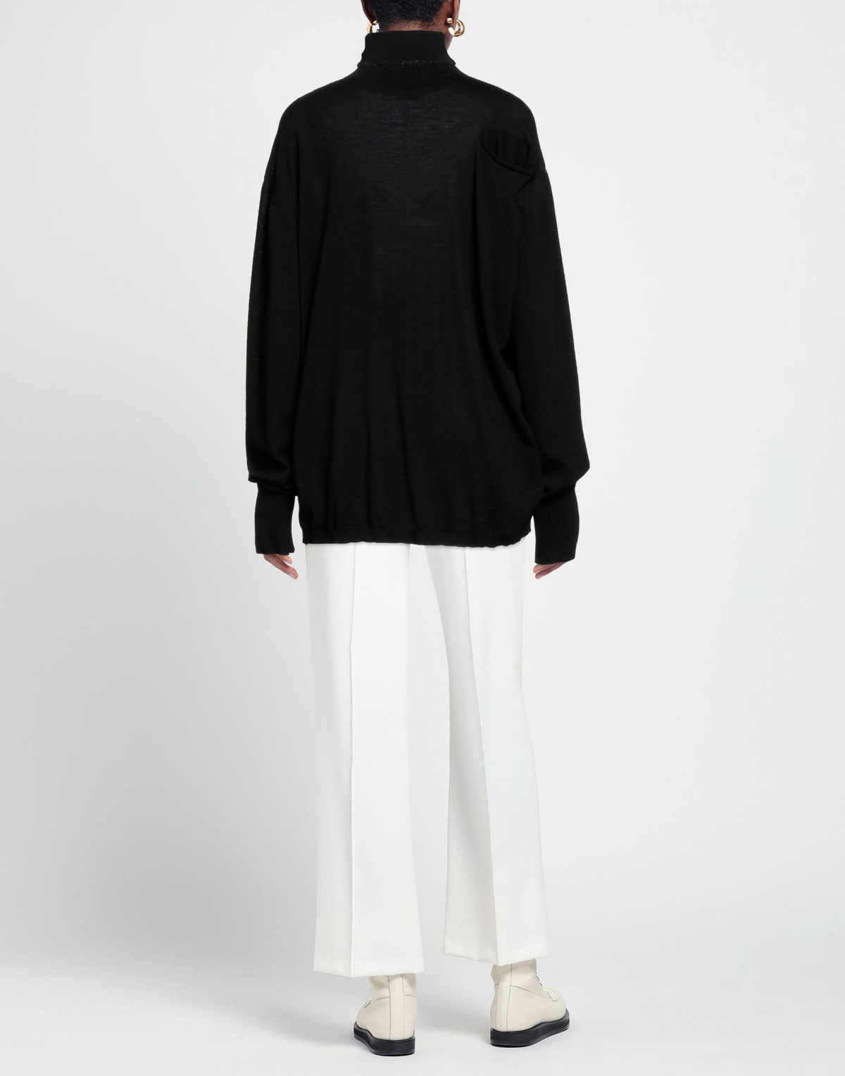Quira Womens Turtleneck in Black