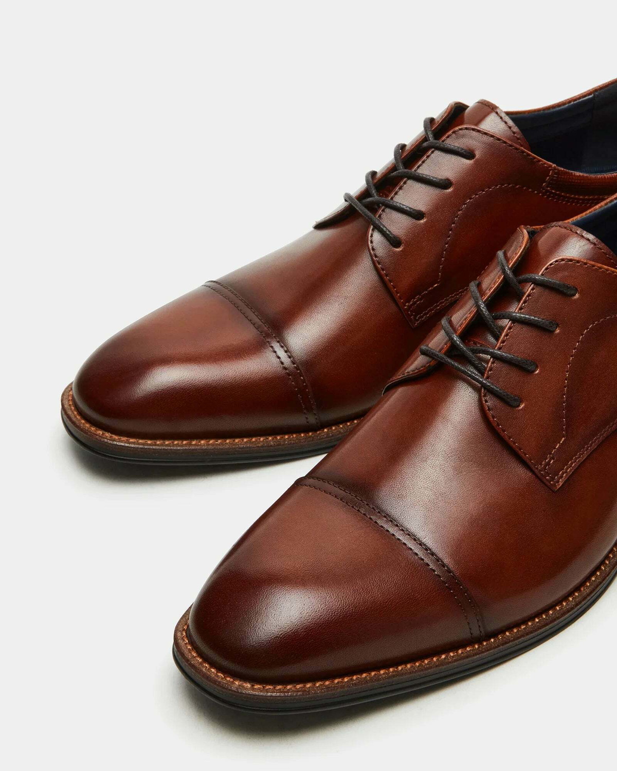 Steve Madden Hasen Dress Shoes in Tan