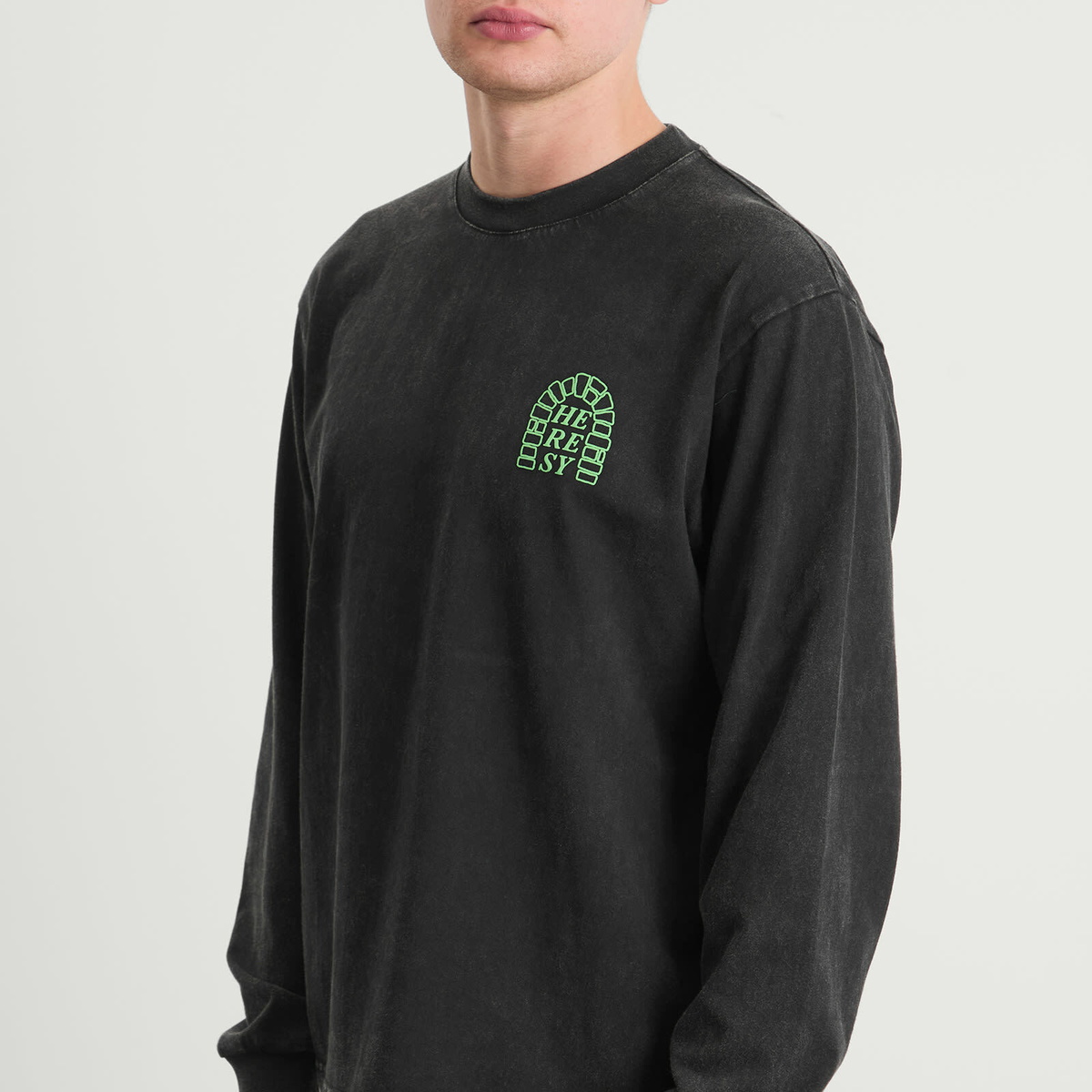 Heresy Men's Arch Long Sleeve T-Shirt in Ash