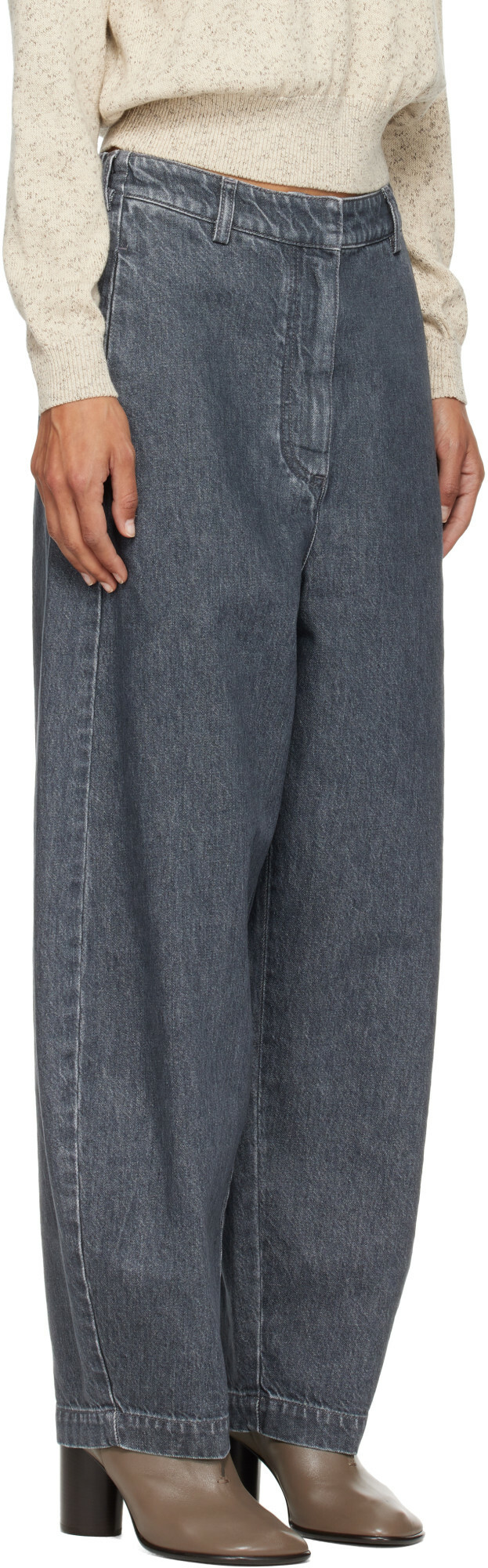 Cordera Gray Curved Jeans