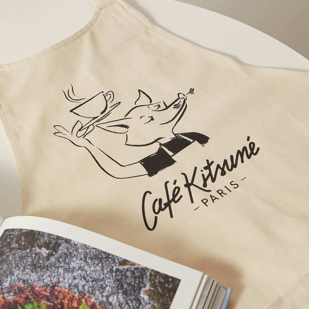 Cafe Kitsune Men's Café Kitsune Fox Cup Apron in Tapioca 