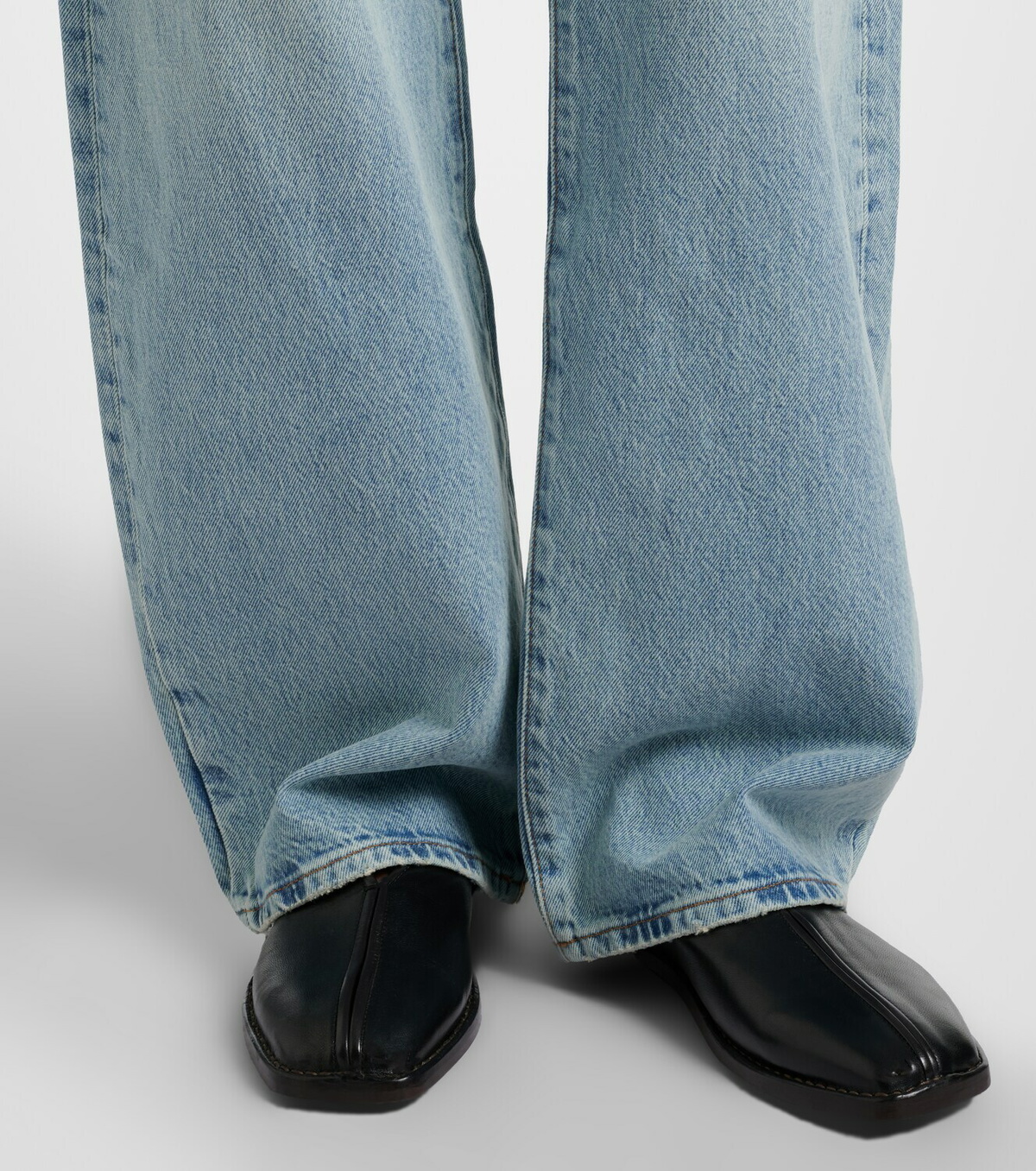 Frame Bow barrel-leg jeans