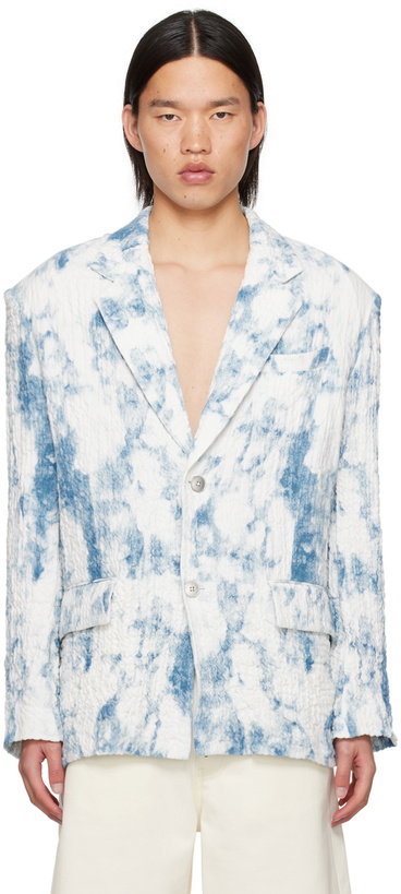 Photo: Feng Chen Wang Blue & White Printed Blazer