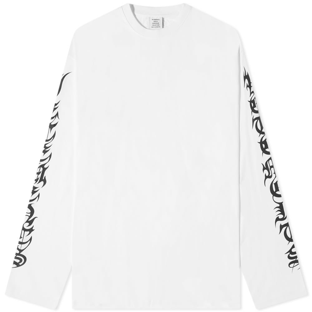 VETEMENTS Long Sleeve Gothic Logo Tee