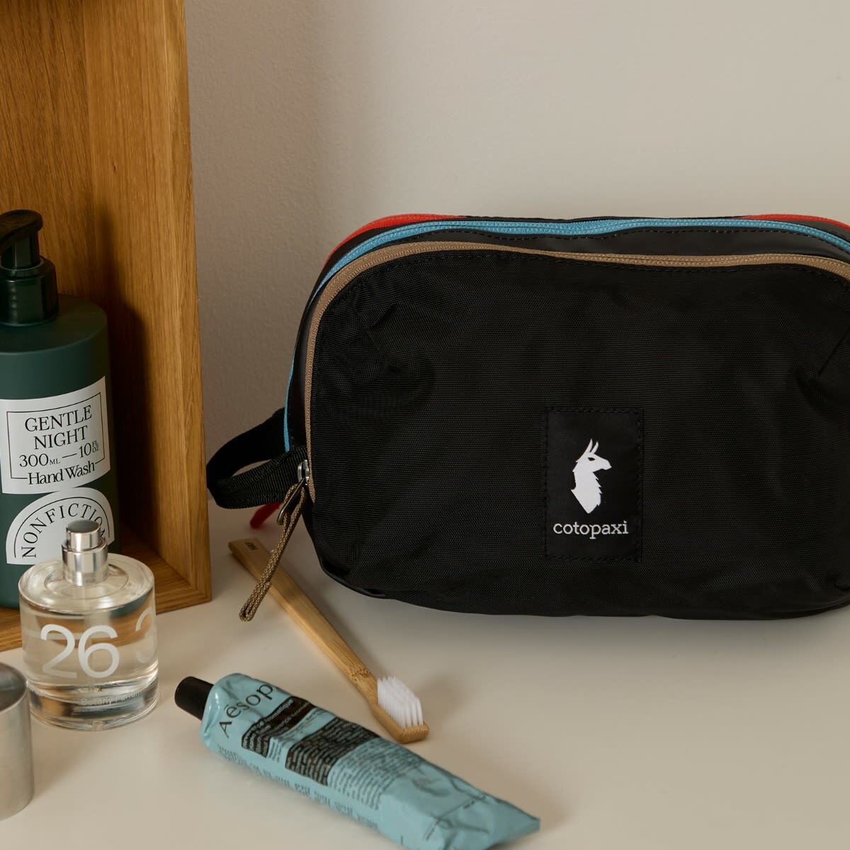 Cotopaxi Nido Accessory Bag in Black 