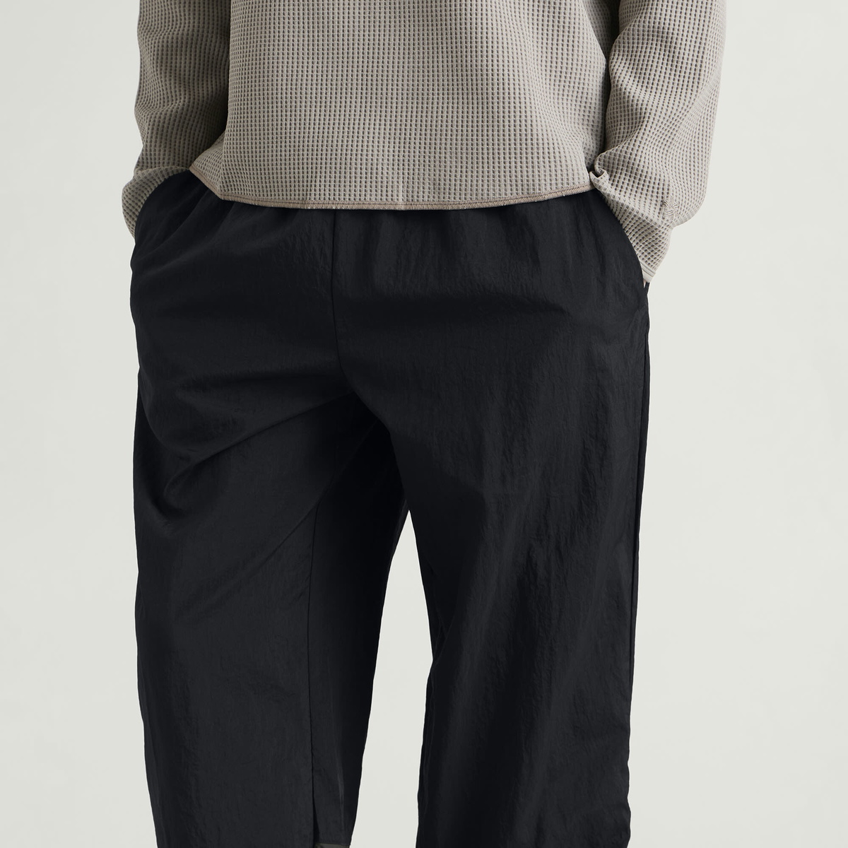ON Men's All-Day Track Pants in Black/Espresso