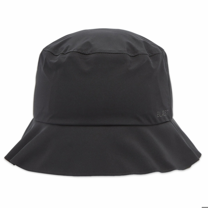 Photo: Blaest Men's Øya Bucket Hat in Black 