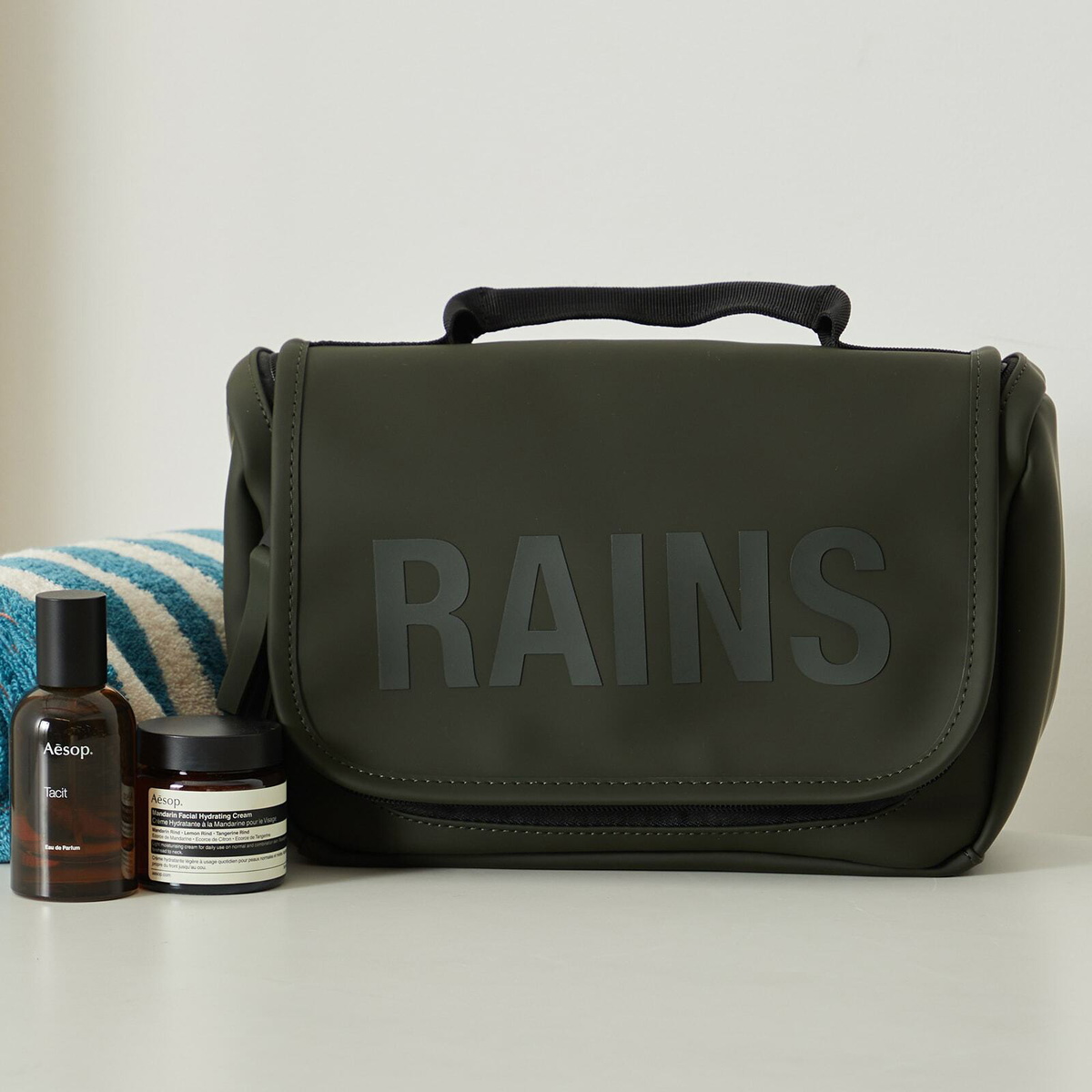Rains Men's Texel Wash Bag in Green Rains