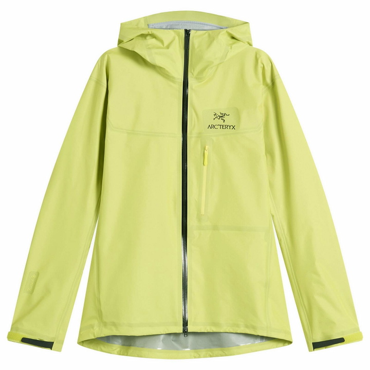 Photo: Arc'teryx Men's Alpha SL Gore-Tex Jacket in Euphoria/Black