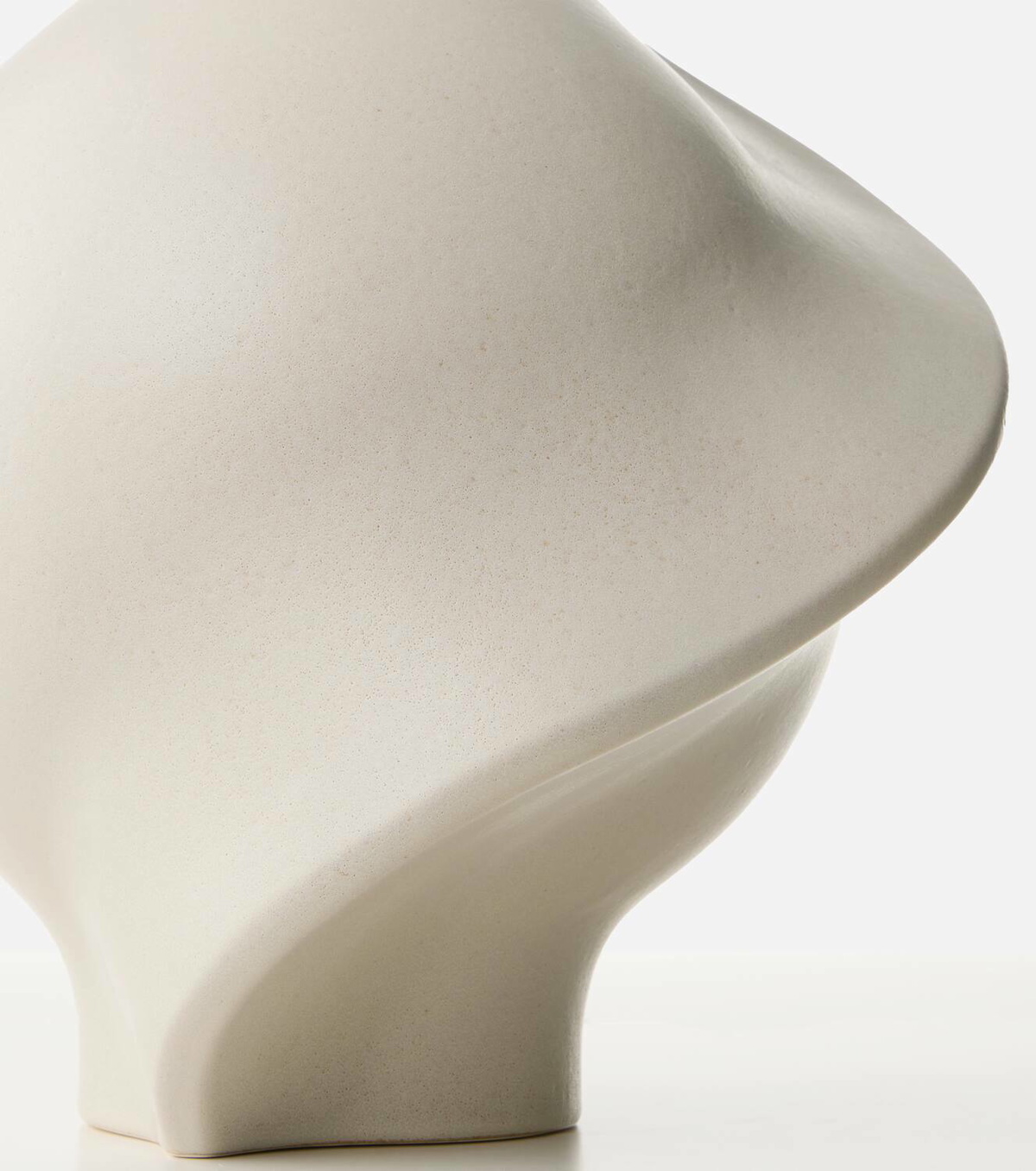 Louise Roe Pirout 02 ceramic vase