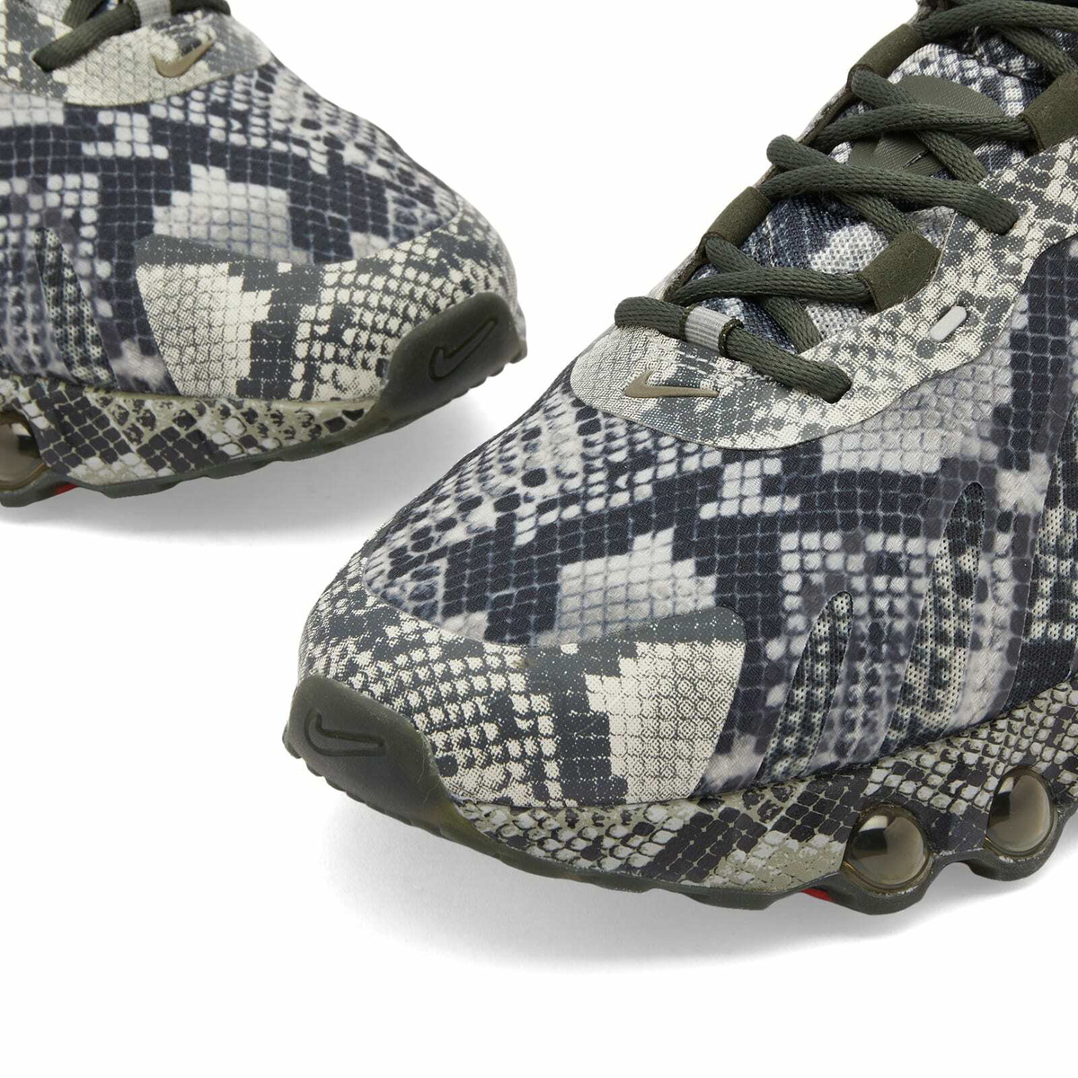 Nike Air Max DN8 Prm in Cargo Khaki/Black/Neutral Olive