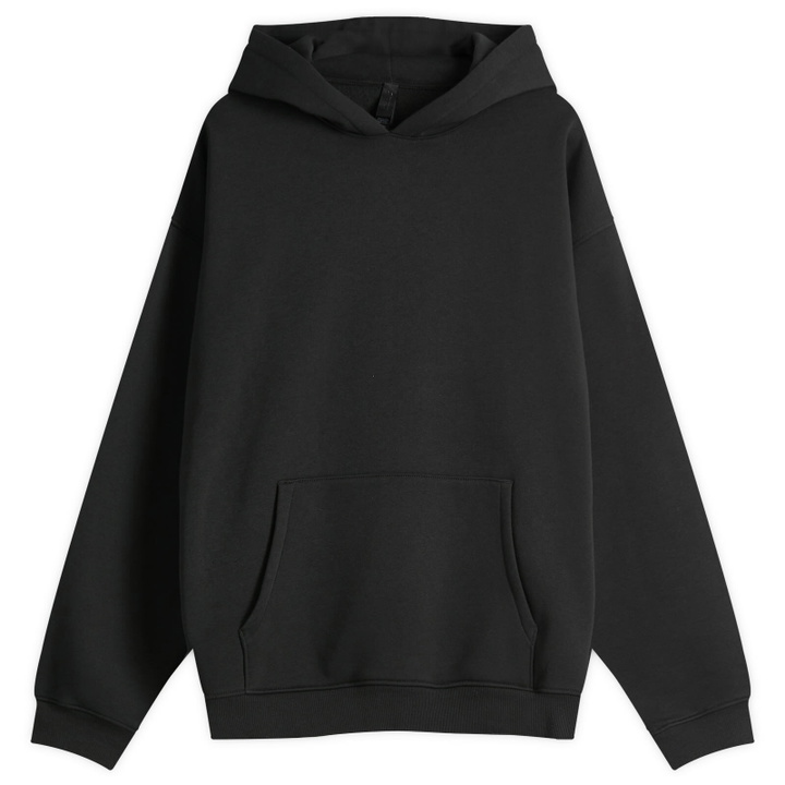 Photo: SKIMS Men's Fleece Lounge Relaxed Hoodie in Washed Onyx