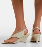 Le Monde Béryl Langley leather wedge thong sandals