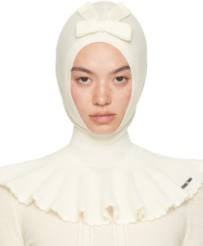 Photo: SHUSHU/TONG White Cape Balaclava