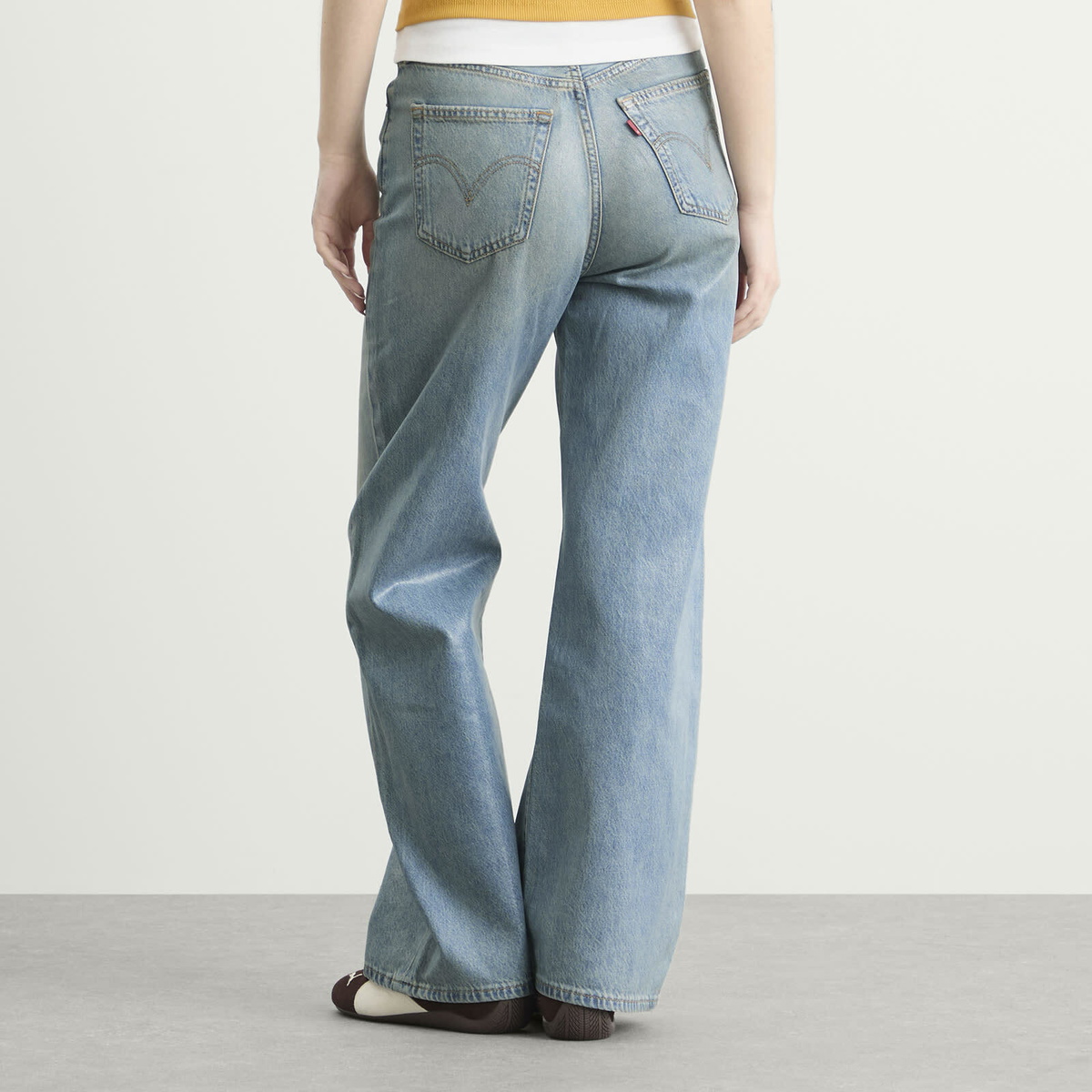 Levi's Women's Ribcage Wide Leg H223 Jeans in High Gloss