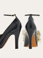 Ferragamo Womens Bella (1928) in Black