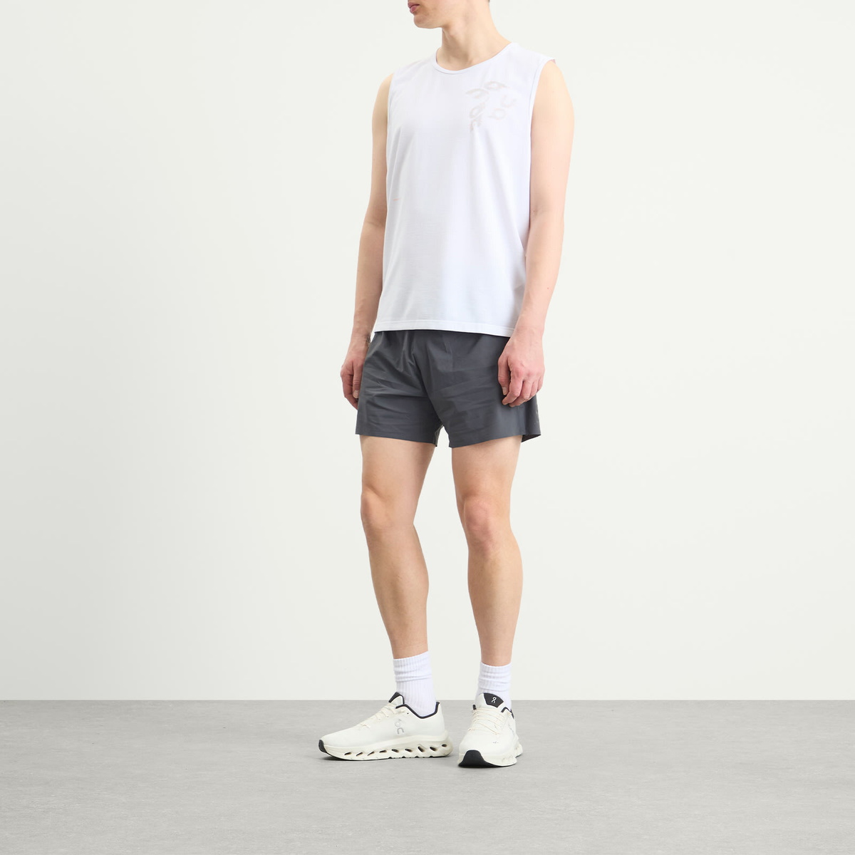 ON Men's 5" Performance Shorts in Eclipse