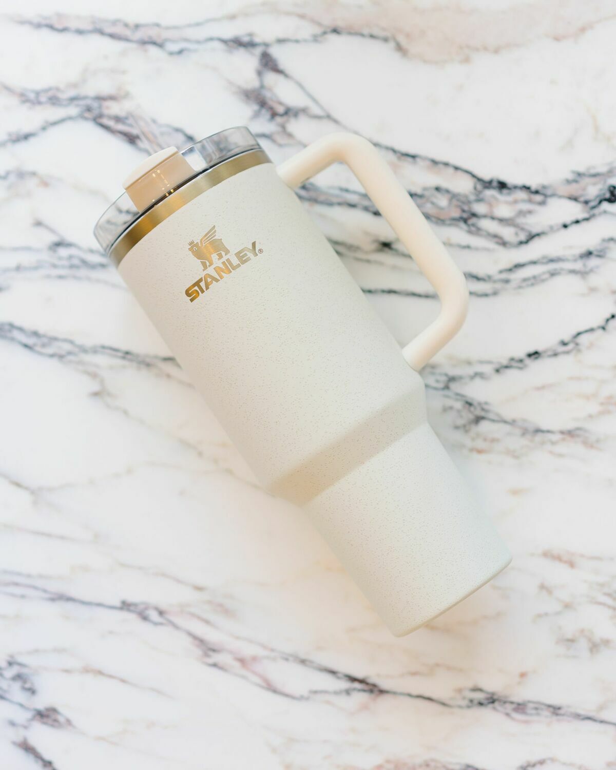 Stanley The Quencher H2.O FlowState™ Tumbler 40 oz Beige Mens Outdoor Equipment/Kitchen- & Tableware