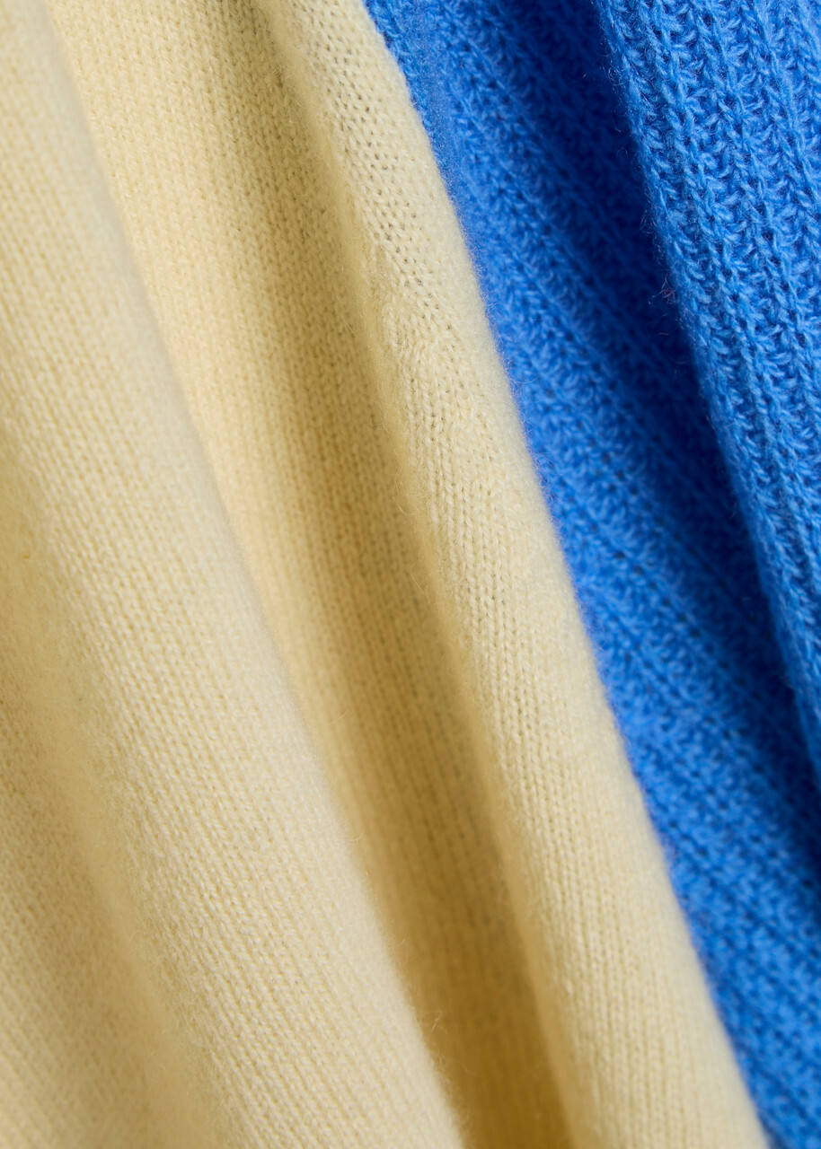 Guest In Residence Baseball Knit Cashmere T-shirt Blue