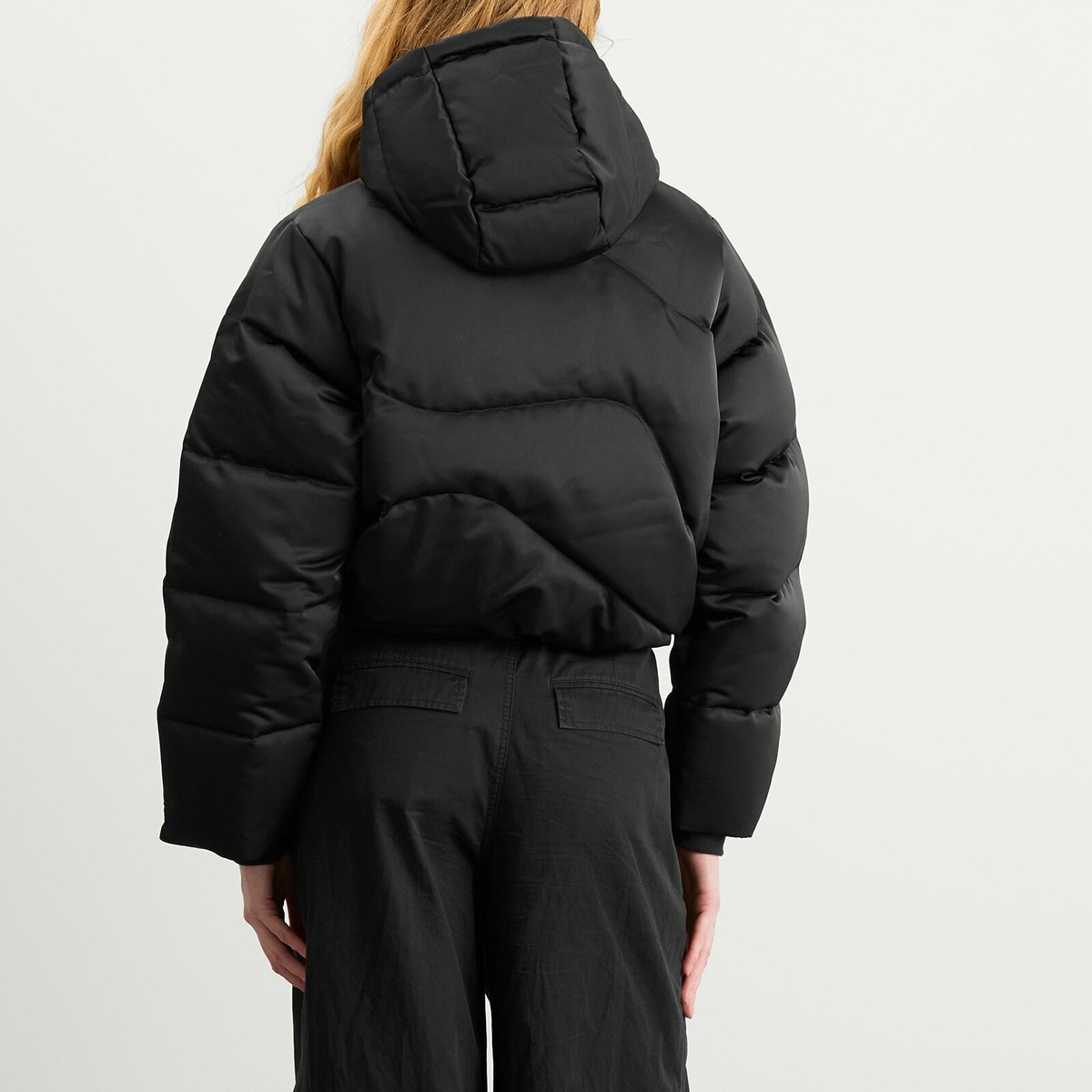 Nike Women's Swoosh Puffer Jacket in Black