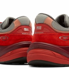 New Balance 990v6 Sneaker in Red
