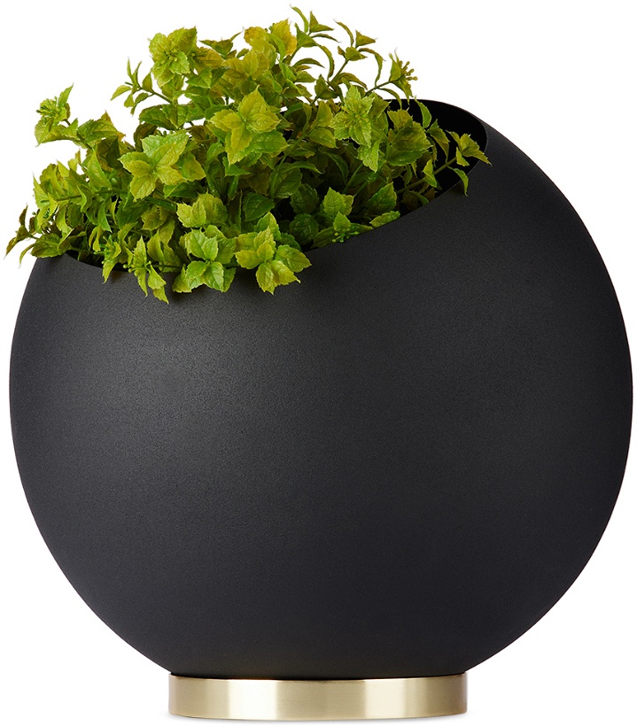 Photo: AYTM Black Globe Flower Pot