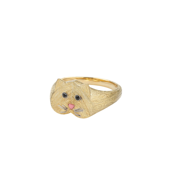 Photo: Yvonne Léon Chevalière Chaton Mini 9kt gold ring with black diamonds