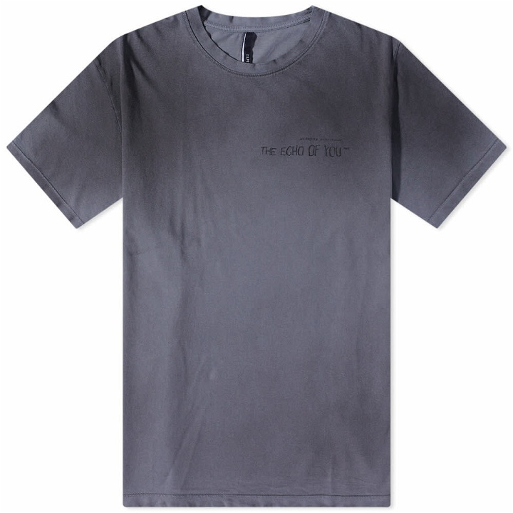 Photo: Tobias Birk Nielsen Men's Decko Serigraphy Echo T-Shirt in Gargoyle Grey