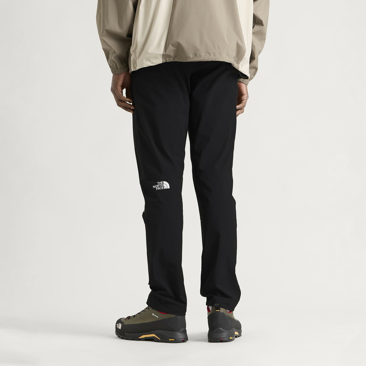 The North Face Men's Summit Off Width Trousers in Tnf Black