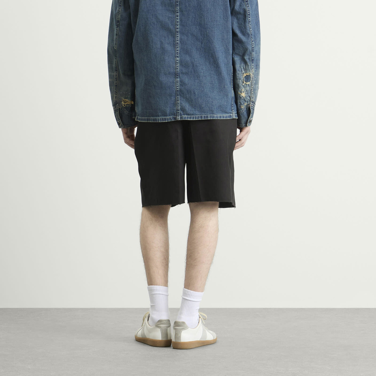 Maison Margiela Men's Raw Hem Tailored Shorts in Black