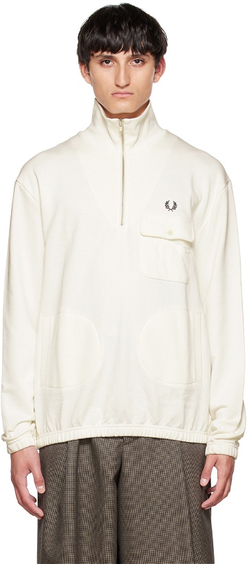 Photo: Fred Perry Off-White Embroidered Sweater
