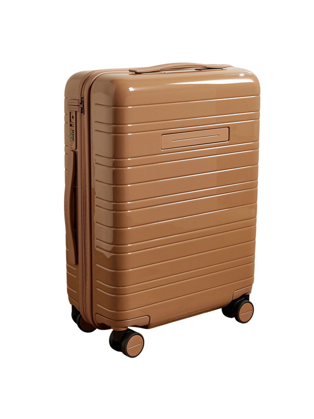 Photo: Horizn Studios - H5 RE Hardshell Cabin Suitcase