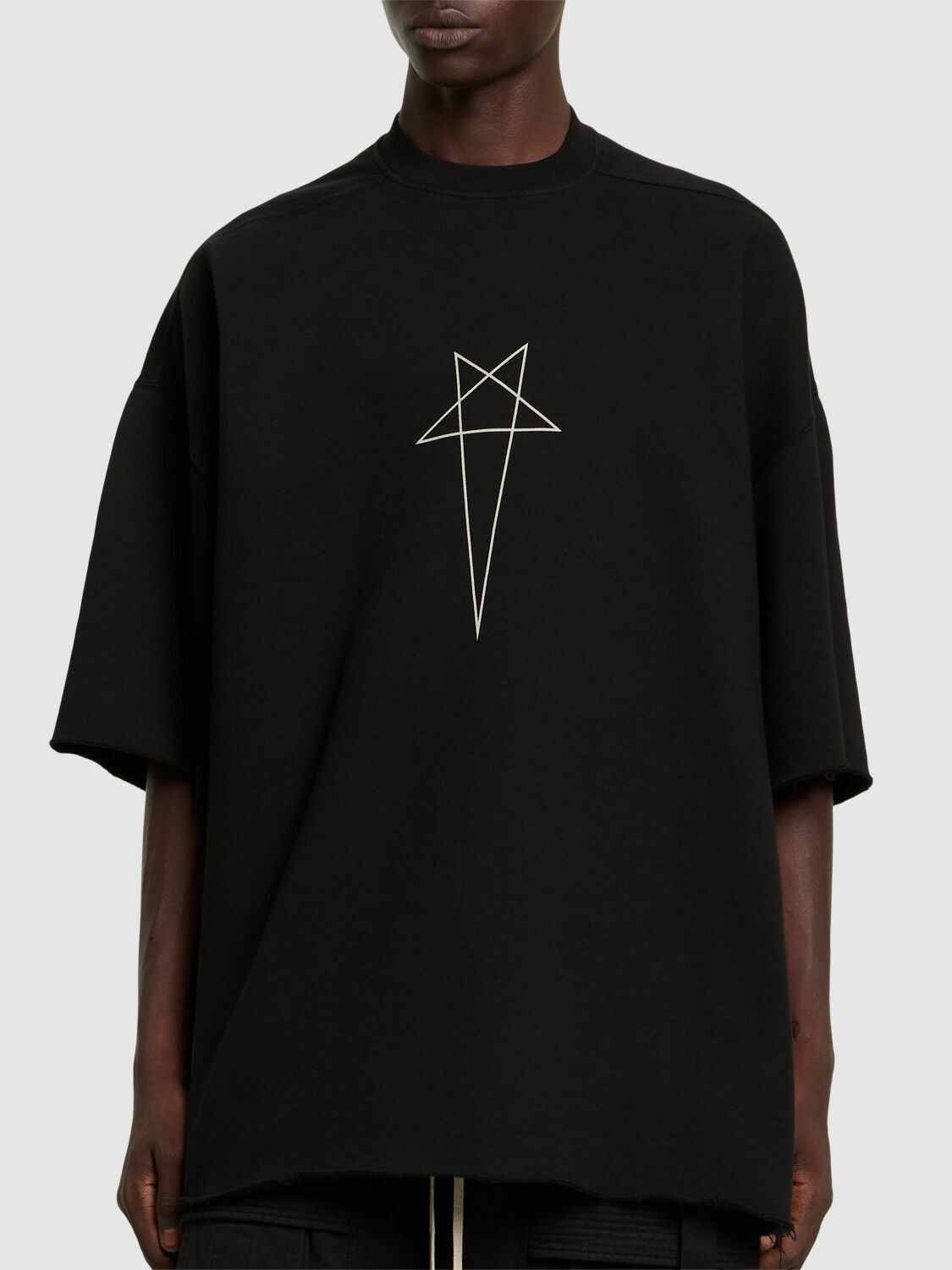 Tシャツ・カットソー RICK OWENS SS25  TEE PENTAGRAM (DU01E3259RNEP3 1108) Rick Owens Pentagram-Print Long T-Shirt In Black - 50% Off