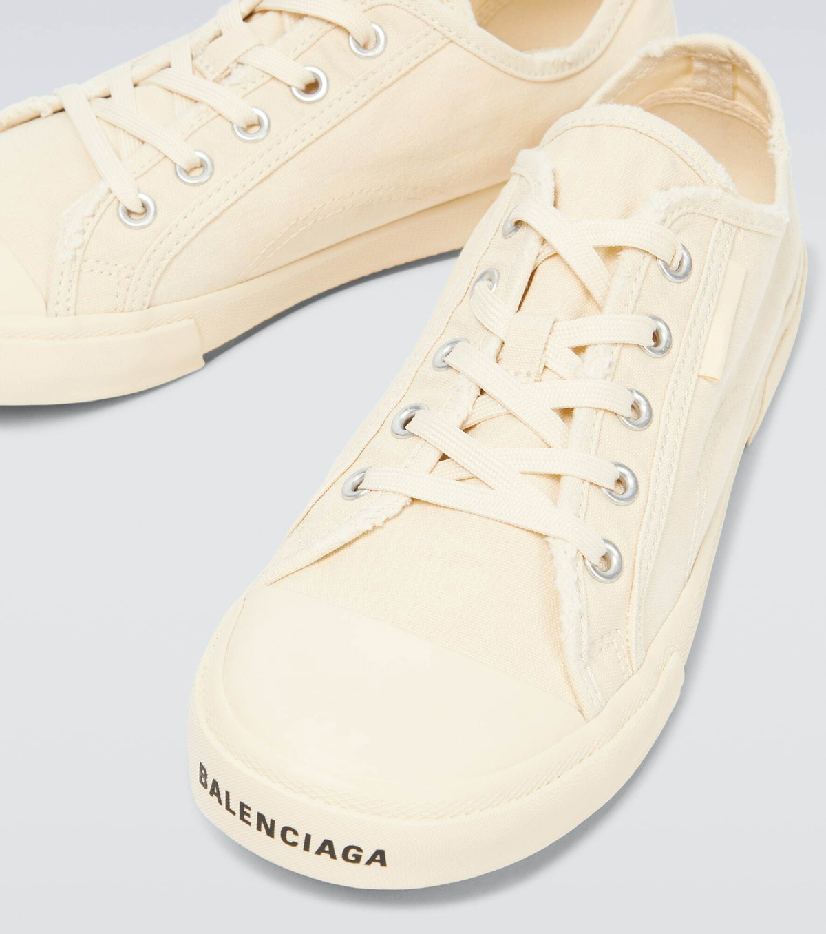 Balenciaga low top sneakers hotsell