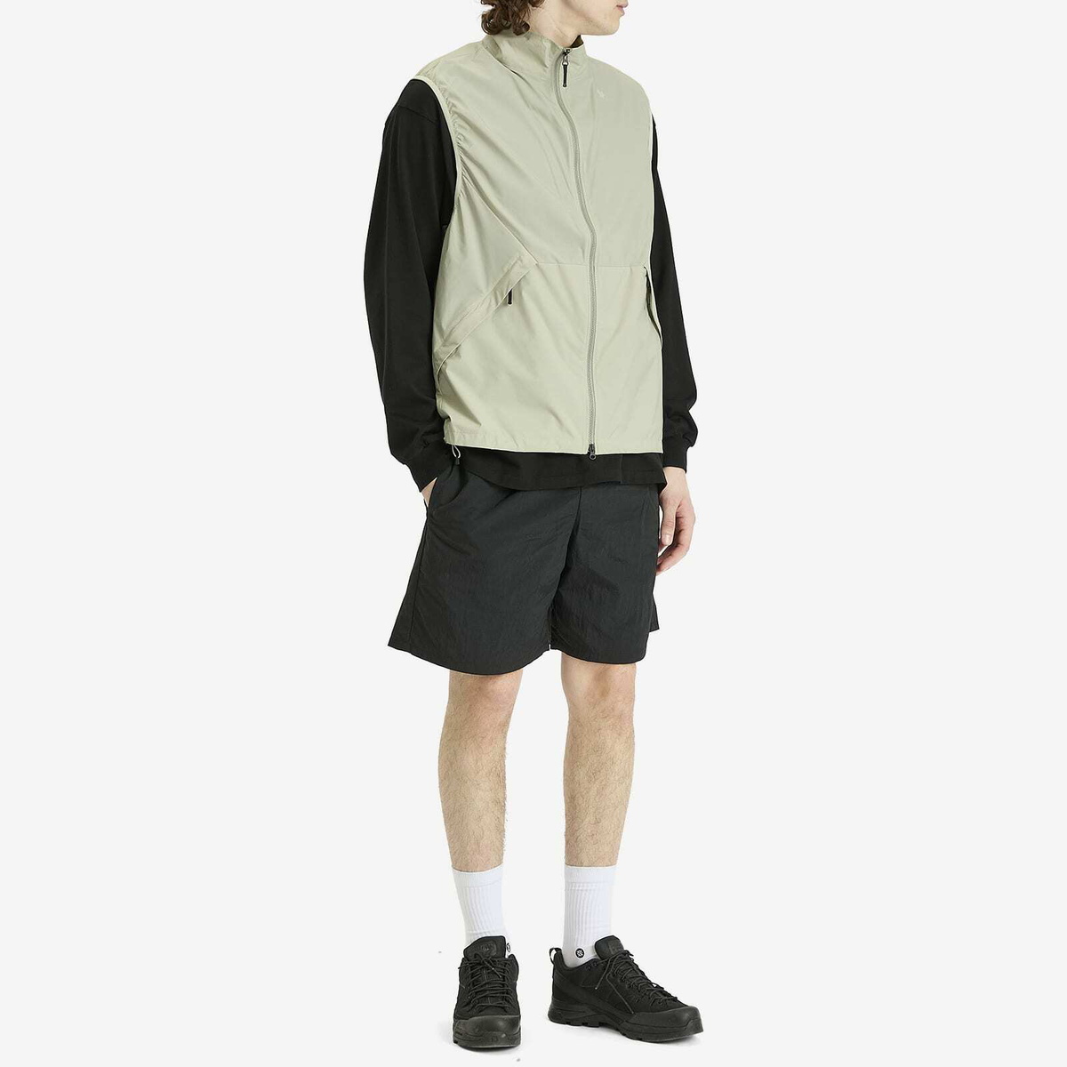 Goldwin Men's Pertex Equilibrium Wind Vest in Fog Beige