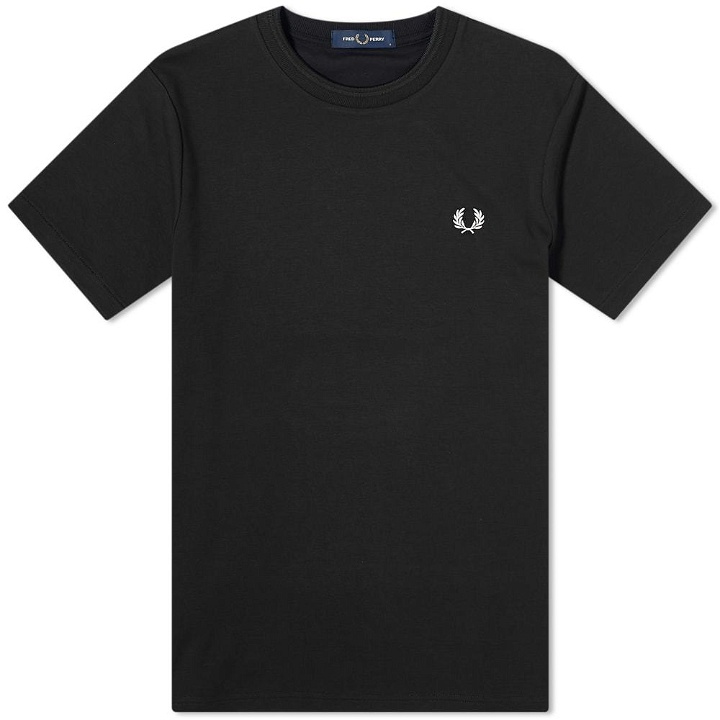 Photo: Fred Perry Authentic Laurel Wreath Tee
