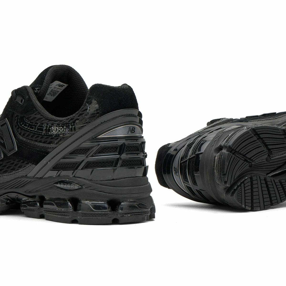 New Balance 1954R Sneaker in Black/Black
