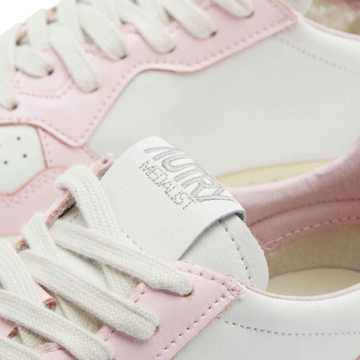 Autry Women's Medalist Low Sneakers in White