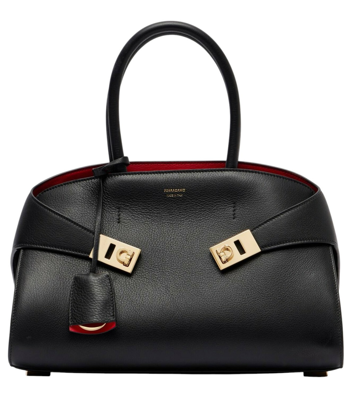 【送料&関税込】Ferragamo oyster Red Asymmetric Crossbody Ba Ferragamo 'oyster' Red Asymmetric Crossbody Bag With Logo