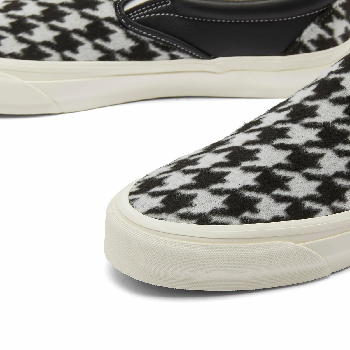 Vans Men's Slip-On Reissue 98 in Lx Houndstooth Black Vans