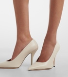 Valentino Garavani Cuttie leather pumps
