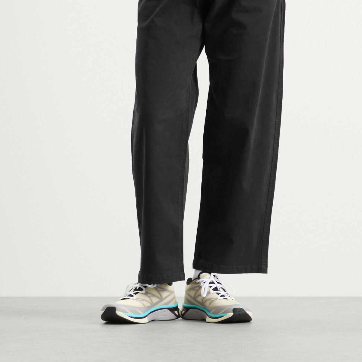 MM6 Maison Margiela Women's x Salomon XT Sneaker in Asparagus Green/Gull/Blue