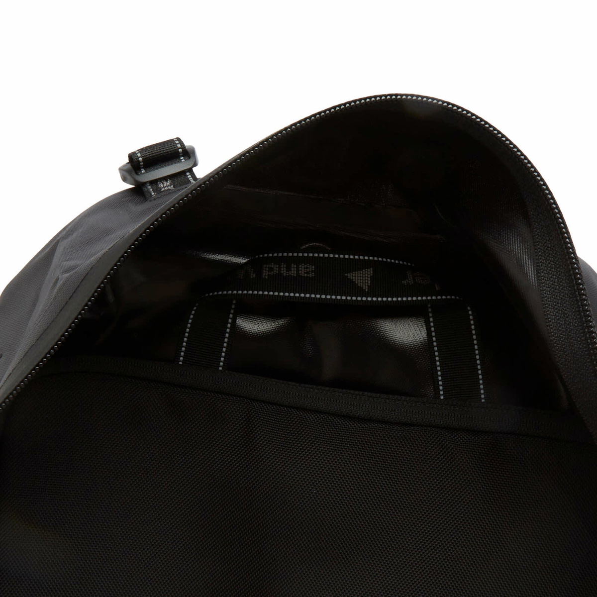 and wander Waterproof Daypack in Black 